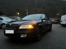 Schwarz Gebraucht 2009 Skoda Octavia Limousine | 2.500 € (Fairer Preis)