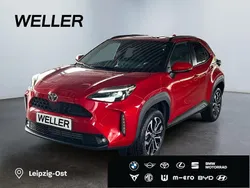 Rot Gebraucht 2024 Toyota Yaris Cross Team SUV | 26.990 € (Fairer Preis)