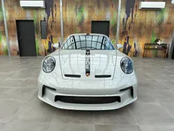 Grau Gebraucht 2023 Porsche 992 | 219.890 €
