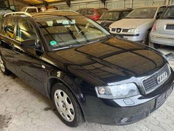 Blau Gebraucht 2004 Audi A4 Kombi | 5.600 € (Teuer)