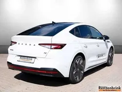 Weiß Gebraucht 2022 Skoda Enyaq iV RS SUV | 39.849 € (Guter Preis)