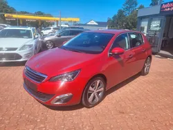 Rot Gebraucht 2016 Peugeot 308 Allure Limousine | 10.490 € (Fairer Preis)