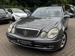 Grau Gebraucht 2005 Mercedes E350 Limousine | 10.790 € (Fairer Preis)