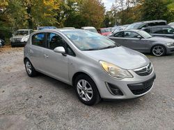 Silber Gebraucht 2011 Opel Corsa Satellite Kleinwagen | 2.300 € (Guter Preis)