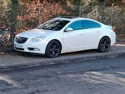 Weiß Gebraucht 2010 Opel Insignia Design Edition Limousine | 3.250 € (Fairer Preis)