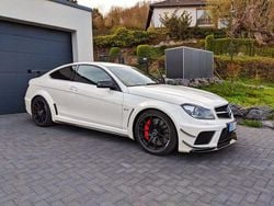 Weiß Gebraucht 2012 Mercedes C63 AMG AMG | 265.000 €
