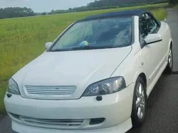 Weiß Gebraucht 2002 Opel Astra Cabriolet Cabrio | 1.100 € (Fairer Preis)