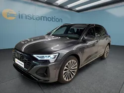 Grau Gebraucht 2024 Audi Q8 e-tron SUV | 60.049 € (Fairer Preis)
