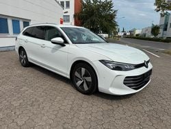 Weiß Gebraucht 2024 VW Passat Business Kombi | 33.950 € (Guter Preis)