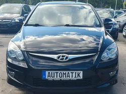 Schwarz Gebraucht 2012 Hyundai i30 Comfort Limousine | 6.490 € (Fairer Preis)