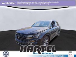 Deep black perleffekt, pearl effect Gebraucht 2022 VW Touareg Style SUV | 52.800 € (Fairer Preis)