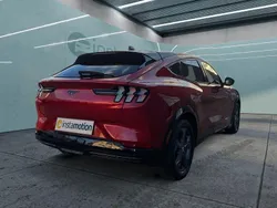 Rot Gebraucht 2022 Ford Mustang Mach-E SUV | 40.949 € (Fairer Preis)
