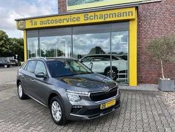 Graphitegrau metallic Gebraucht 2024 Skoda Kamiq Selection SUV | 24.490 € (Etwas zu teuer)