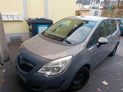 Grau Gebraucht 2010 Opel Meriva Van / Kleinbus | 3.850 € (Guter Preis)