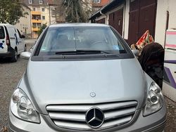 Silber Gebraucht 2006 Mercedes B200 Van / Kleinbus | 2.399 €
