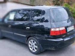 Schwarz Gebraucht 2006 Kia Carens 2 Van / Kleinbus | 1.590 €