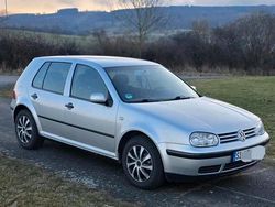Silber Gebraucht 2002 VW Golf Limousine | 2.899 € (Etwas zu teuer)