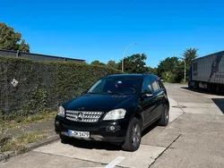 Schwarz Gebraucht 2007 Mercedes ML320 SUV | 5.499 €