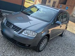 Grau Gebraucht 2004 VW Touran Van / Kleinbus | 2.490 € (Fairer Preis)