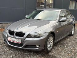 Grau Gebraucht 2009 BMW 318 Comfort Edition Limousine | 4.900 € (Fairer Preis)