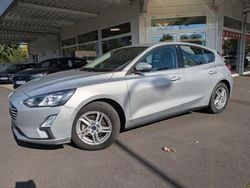 Silber, polarsilbermetallic Gebraucht 2022 Ford Focus Cool & Connect Limousine | 17.975 € (Superpreis)