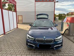 Blau Gebraucht 2016 BMW 118 Urban Line Kleinwagen | 13.999 € (Fairer Preis)