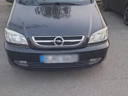 Schwarz Gebraucht 2004 Opel Zafira Van / Kleinbus | 1.700 € (Fairer Preis)