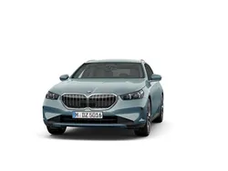 Grün Gebraucht 2024 BMW 520 Comfort Edition Kombi | 53.590 € (Guter Preis)