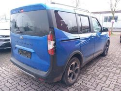 Dynamic blau metallic dynamic blau metallic Gebraucht 2024 Ford Tourneo Courier Active Van / Kleinbus | 25.009 € (Fairer Preis)