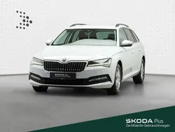 Weiß Gebraucht 2022 Skoda Superb Ambition Kombi | 23.999 € (Fairer Preis)