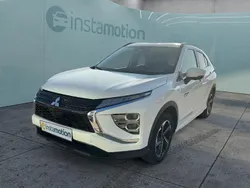 Weiß Gebraucht 2022 Mitsubishi Eclipse Cross SUV | 27.649 € (Etwas zu teuer)