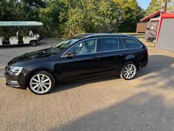 Schwarz Gebraucht 2018 Skoda Octavia Style Kombi | 18.000 €