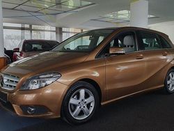 Braun Gebraucht 2012 Mercedes B180 Van / Kleinbus | 10.490 € (Fairer Preis)
