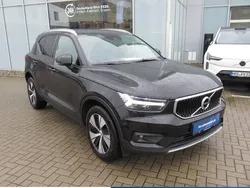 Schwarz Gebraucht 2022 Volvo XC40 Momentum SUV | 27.000 € (Fairer Preis)