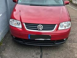 Rot Gebraucht 2005 VW Touran Van / Kleinbus | 1.800 €