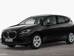Saphirschwarz Gebraucht 2024 BMW 216 Active Tourer Van / Kleinbus | 27.990 € (Fairer Preis)