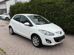 Weiß Gebraucht 2011 Mazda 2 Inclusive Limousine | 6.500 € (Teuer)