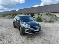 Grau Gebraucht 2017 Ford Kuga Cool & Connect SUV | 11.000 € (Fairer Preis)