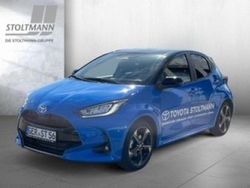Neptune blue metallic, dach schwarz Gebraucht 2024 Toyota Yaris Hybrid Edition Limousine | 26.888 € (Fairer Preis)