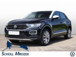 Deep black perleffekt (metallic) Gebraucht 2021 VW T-Roc Style SUV | 25.590 € (Fairer Preis)