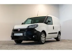 Weiss Gebraucht 2021 Fiat Doblò Van / Kleinbus | 8.980 € (Guter Preis)