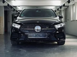 Schwarz Gebraucht 2020 Mercedes A250 AMG line Limousine | 25.200 € (Fairer Preis)