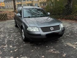 Grau Gebraucht 2005 VW Passat Kombi | 2.500 € (Teuer)