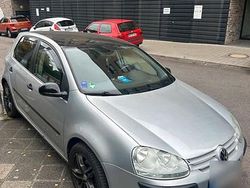 Grau Gebraucht 2004 VW Golf V Limousine | 5.250 € (Etwas zu teuer)
