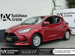 Rot Gebraucht 2022 Toyota Yaris Hybrid Comfort Kleinwagen | 16.990 € (Superpreis)