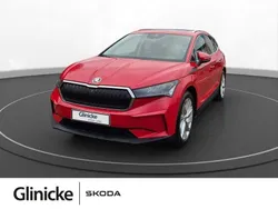 Velvet rot metallic met. Gebraucht 2021 Skoda Enyaq iV SUV | 31.880 € (Guter Preis)
