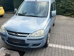 Blau Gebraucht 2006 Opel Combo Van / Kleinbus | 500 € (Guter Preis)