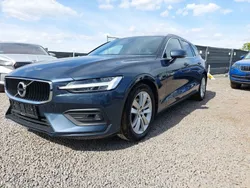 Blau Gebraucht 2020 Volvo V60 Momentum Kombi | 18.700 € (Guter Preis)