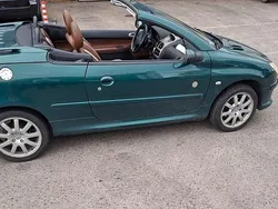Grün Gebraucht 2006 Peugeot 206 CC RG Cabrio | 2.199 € (Fairer Preis)