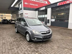 Grau Gebraucht 2007 Opel Zafira Edition Van / Kleinbus | 5.290 € (Teuer)
